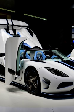 exclusive-pleasure:  Agera R 