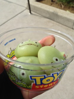 onebigmeshi:  Alien head dumplings at Tokyo Disney Sea. They