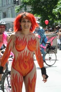 paintedfemales:  Painted Females  Roller Blading Lady at Fremont