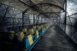 hahamagartconnect:  ABANDONED AMUSEMENT PARKS I cannot stop surfing