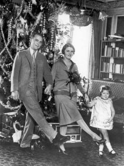 vintagechampagnefever:  F. Scott Fitzgerald, Zelda and Scottie