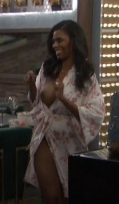 chocolatynipples:  Omarosa Titty Slip from Celebrity Big Brother