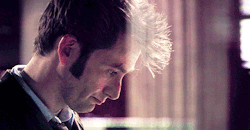 thetatyler:  I can’t stop giffing David Tennant’s profile