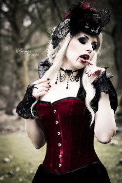 steam-girls:  bloodlustby ModelNinette