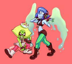 jpegtwopointoh: peridot and lapis cosplaying pearl and marina