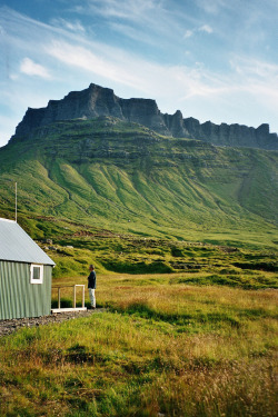 optimalist:  Húsavík cabin | Jos Mecklenfeld 