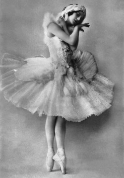 blondebrainpower:Born in 1881, Anna Pavlova was an extremely