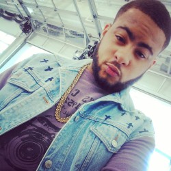 dolpfinnlove:  Follow me on instagram @spvcejvvm  Cutie
