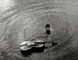 musicboys:  Robert Doisneau - Maurice Baquet et le violoncelle