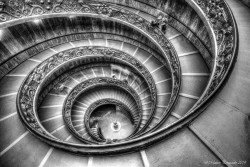 random-photos-x:  Beautiful elliptical stair by MatteoPerazzolo.