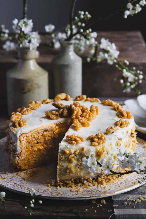 fullcravings:Carrot Cake with Cheesecake Swirl