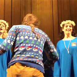 thedailytennant:  ibelieveinher: The many dance moves of David