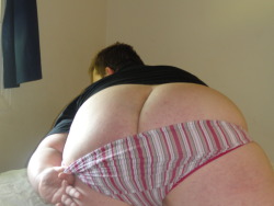 sumoboy69:  blackchub1314:  Nice fat chubby ass!!!   I need to
