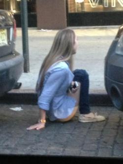 Today I casually saw a teen girl shamelessly taking a shit on