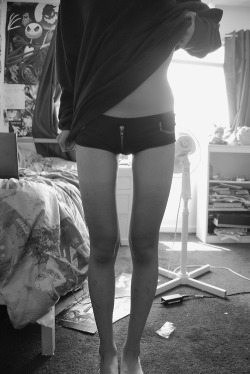 breathtakingly-thin:  Those panties are hella rad. Her legs are