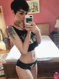 itattoobabes:  girl tattoo 