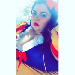 lunalovex:  #fatsnowwhite #halloweeniscoming #effyourbeautystandards