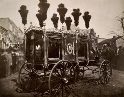 serina:  Abraham Lincoln’s hearse, 1865 This photo is absolutely