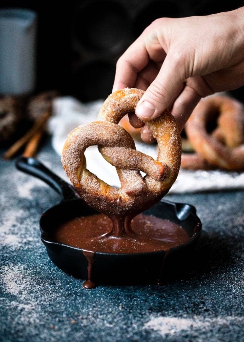 daily-deliciousness:  Giant cinnamon sugar pretzels with hot