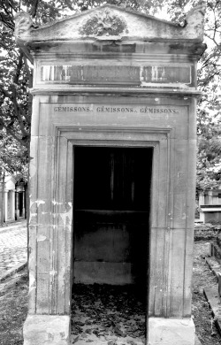 la-nef-des-fous:  Père Lachaise Cemetery, Paris, France “Gémissons,