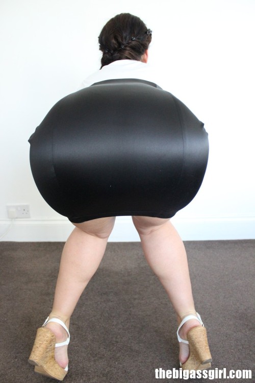 big ass dress high heels http://thebigassgirl.com