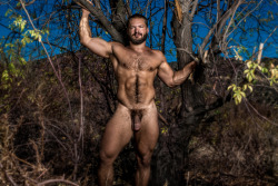 hairyhotman:  http://hairyhotman.tumblr.com/ 