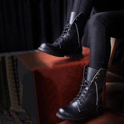 tbdressfashion:  cool leather boots 