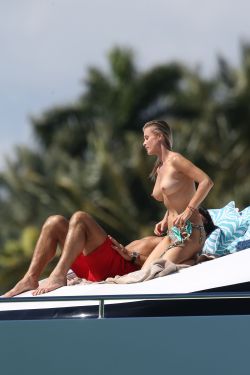 celebritiesuncensored:  Joanna Krupa Gets Topless on a Yacht 