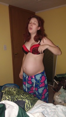 zeeha92:  Belly Button has popped. These were taken at 37 weeks.