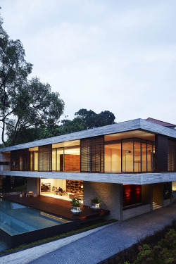 livingpursuit:  JKC1 House | Source  messyhairandhopefuleyes