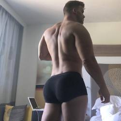 hotmensecretfolder:  hot men secret folder