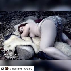 #Repost @annamarxmodeling ・・・ In other words, #boom!  Pic