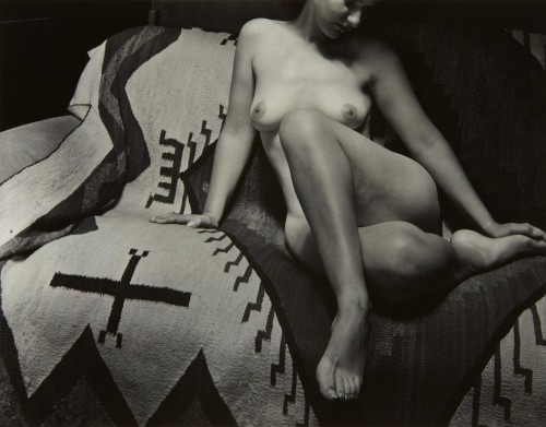 schoolofdesire:Edward WestonNude on Navajo, 1945 