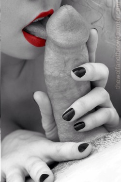 irishgoddessofloveandbeauty:  Perfect lips and nails  ^^^agreed