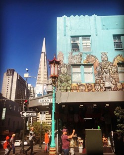 San Francisco! #chinatown #transamericapyramid  (at San Francisco