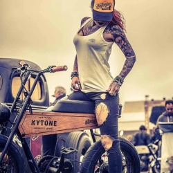 hotrodzandpinups:   HRP Summer Special - 300 Pin-Ups, Biker Babes