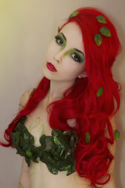 cosplayhotties:  Poison Ivy by *Helen-Stifler 