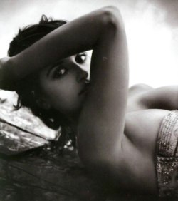 hotsexyfemalecelebs:  Penelope Cruz