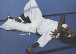 vuittonable:  iman in “summer… on the line!” by helmut