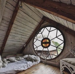 grace-hollow-doll:Witch attic