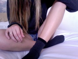 allmonds:  The picture of the girl in socks got 50,000 notes.