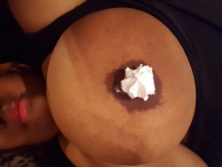 bbwlatina-love:  bbwlatina-love:  Sometimes papi loves something