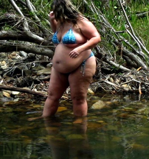 gaining-ni-ki:  Me at the waterfalls.  two days ago. 