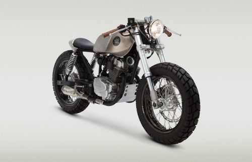 caferacerpasion:  Riding around town in style, with Honda CB250 â€ªCafe Racerâ€¬ Pentagon by Classified Moto.Perfecta â€ªHondaâ€¬ Cafe Racer para rodar por la ciudad con mucho estilo. More info ->Â http://www.caferacerpasion.com/honda-cb250-cafe-racer-