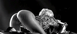 gotcelebs-naked:  Miley Cyrus - Bangerz Tour (2014)