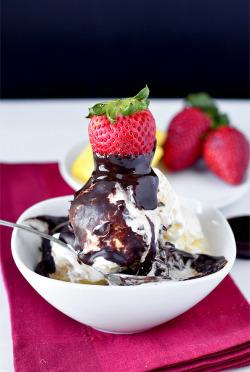 do-not-touch-my-food:  Brownie Batter Hot Fudge Sauce on Ice