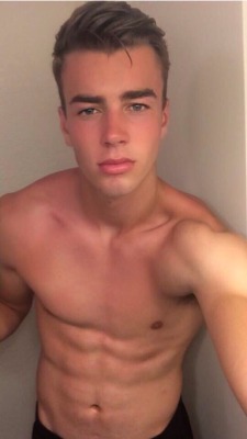 exclusivekiks: Hot white boy 