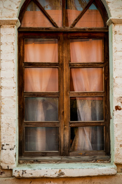 valscrapbook:   	old wooden window by Sam Scholes    	Via Flickr: