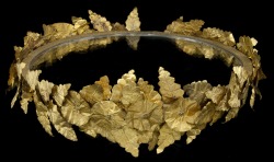 archaicwonder:  Greek Gold Oak Wreath, 4th-3rd Century BC