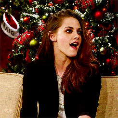 dailyrk:  Kristen Stewart being cute at The Late Late Show with